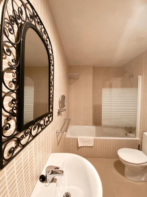 Apartamentos Laurel Логроньо Экстерьер фото